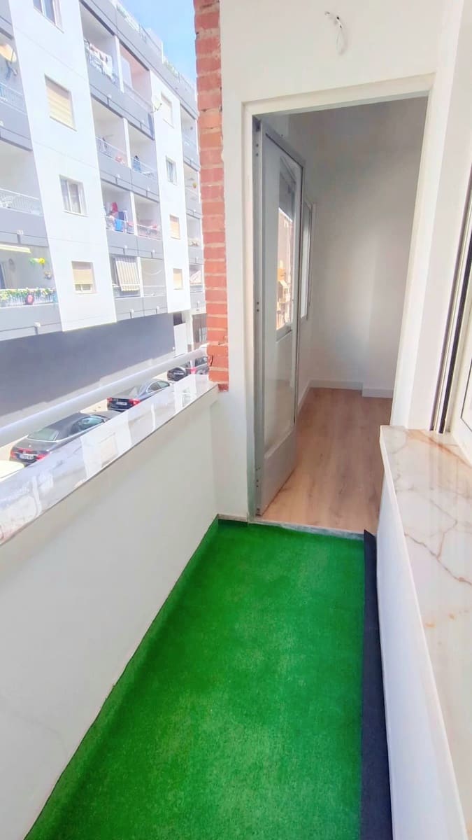 3 bedroom Apartment for sale in Torrevieja - € 130,000 (Ref: 10005086)