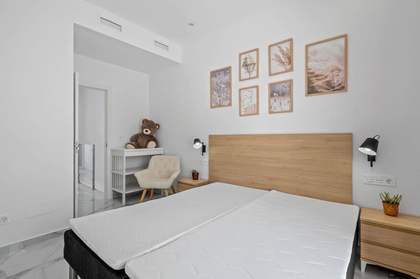 3 bedroom Villa for sale in Torrevieja with pool garage - € 479,000 (Ref: 10005087)