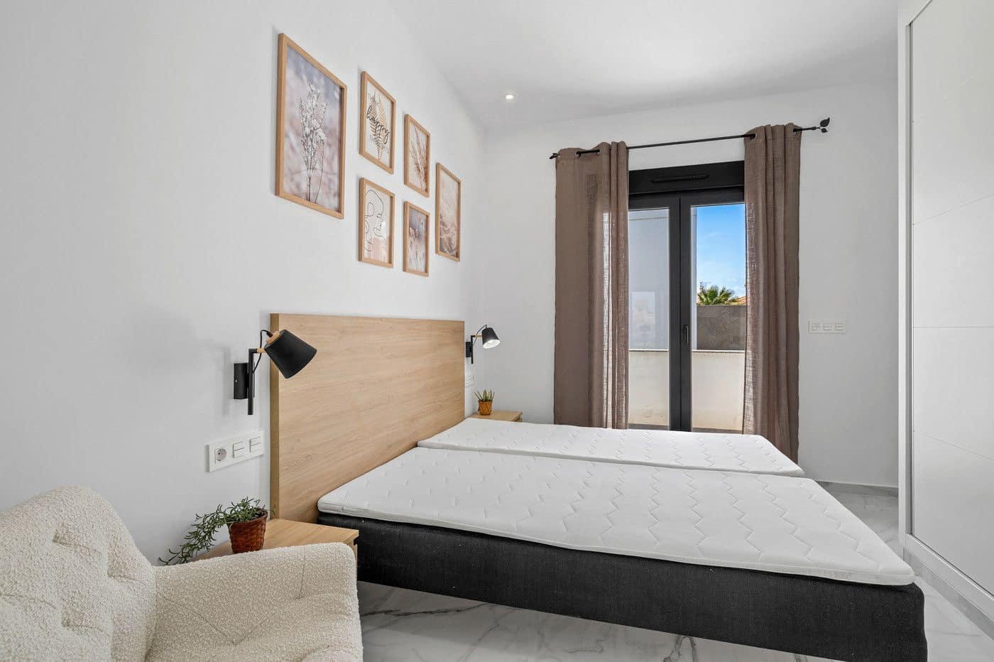 3 bedroom Villa for sale in Torrevieja with pool garage - € 479,000 (Ref: 10005087)