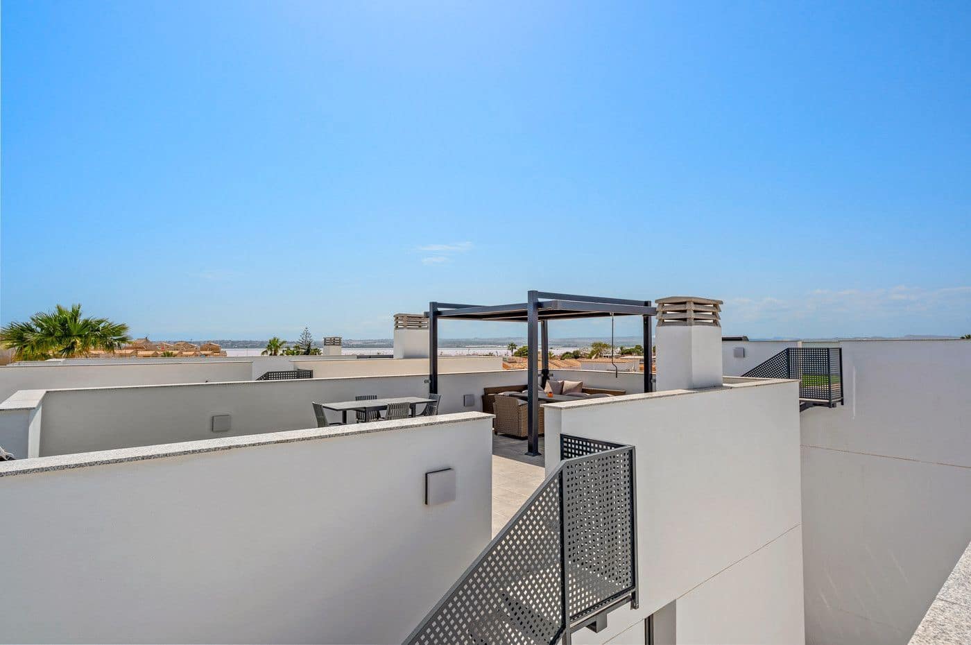3 bedroom Villa for sale in Torrevieja with pool garage - € 479,000 (Ref: 10005087)