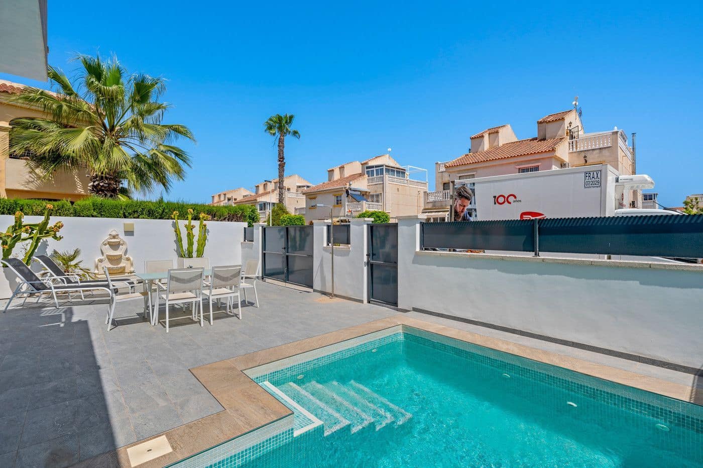3 bedroom Villa for sale in Torrevieja with pool garage - € 479,000 (Ref: 10005087)