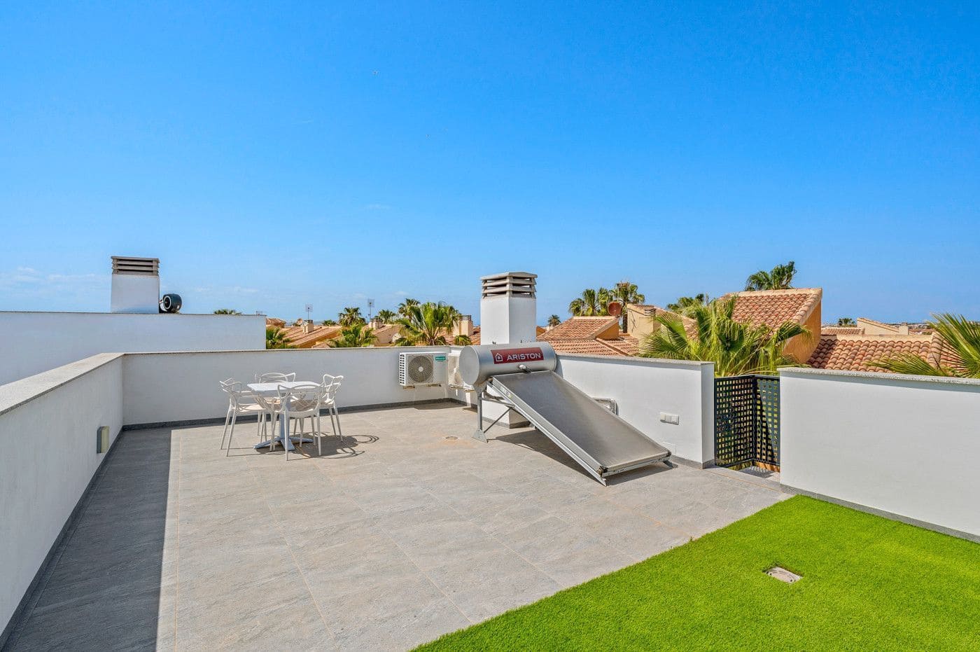3 bedroom Villa for sale in Torrevieja with pool garage - € 479,000 (Ref: 10005087)