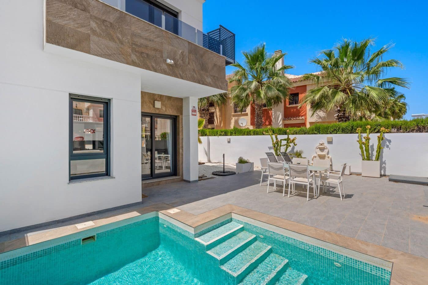 3 bedroom Villa for sale in Torrevieja with pool garage - € 479,000 (Ref: 10005087)