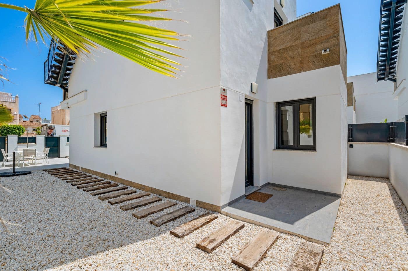 3 bedroom Villa for sale in Torrevieja with pool garage - € 479,000 (Ref: 10005087)