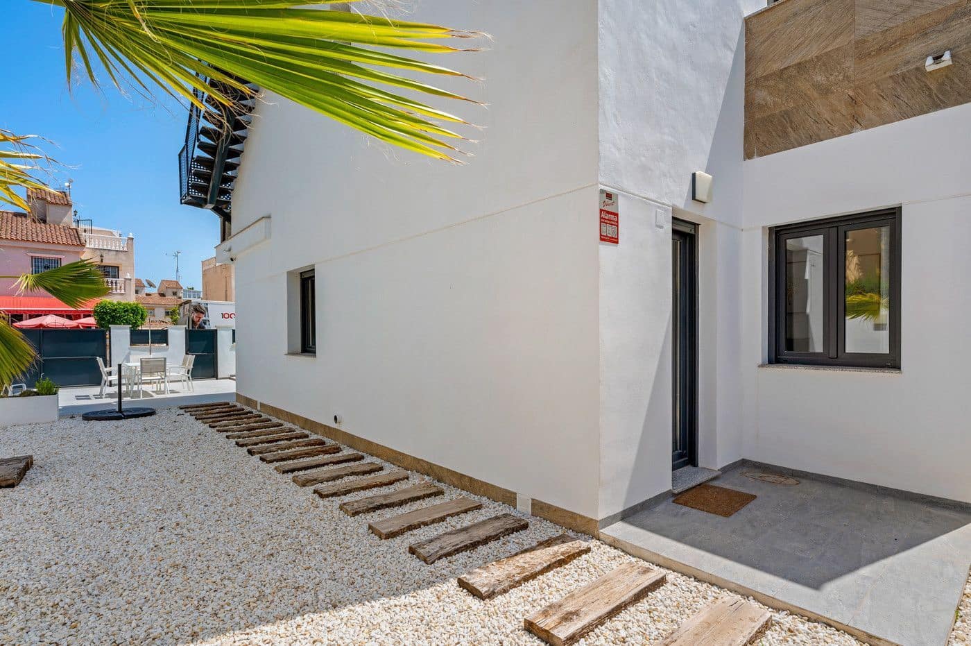 3 bedroom Villa for sale in Torrevieja with pool garage - € 479,000 (Ref: 10005087)