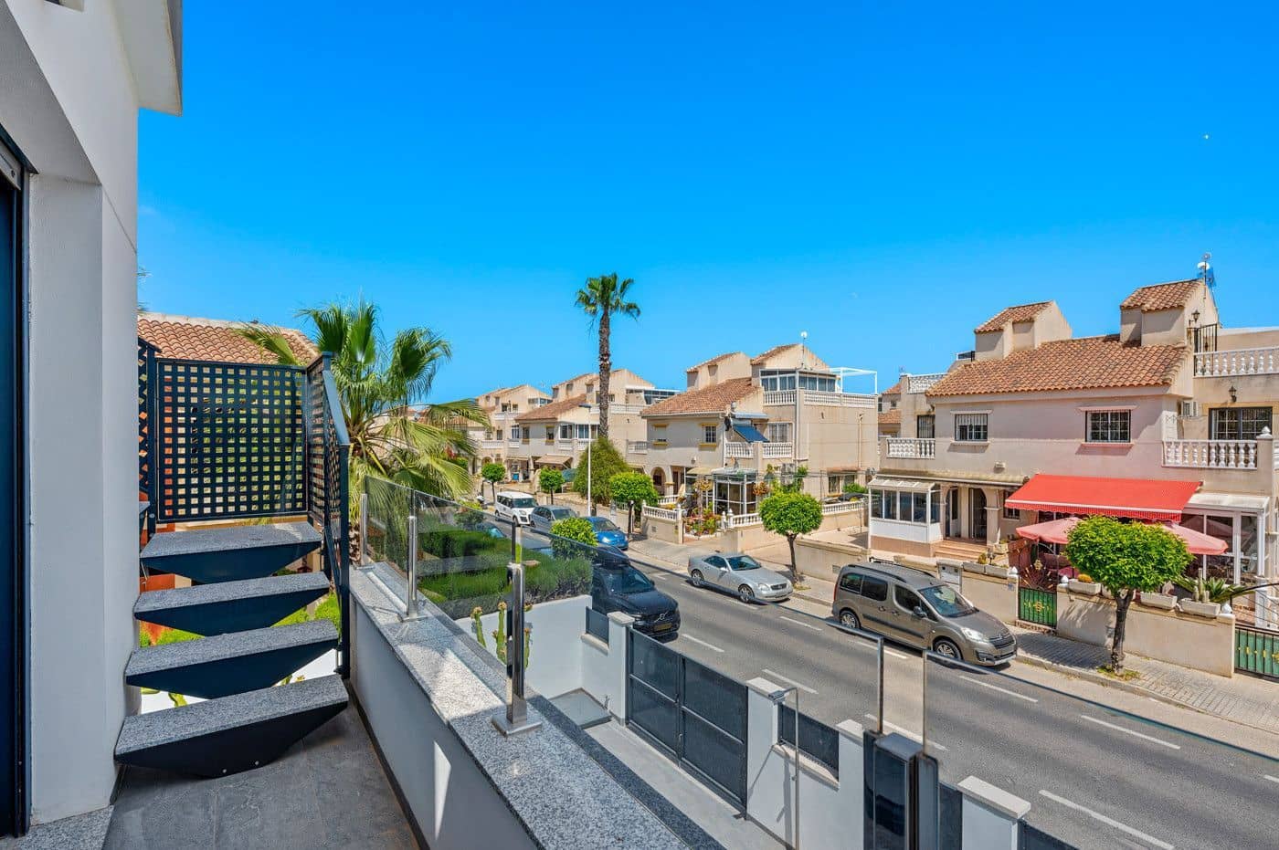 3 bedroom Villa for sale in Torrevieja with pool garage - € 479,000 (Ref: 10005087)