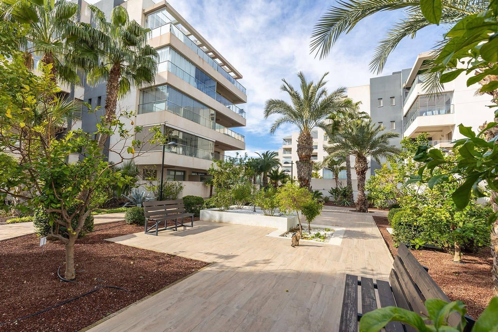 Piso de 3 habitaciones en Orihuela Costa en venta con piscina garaje - 260.000 € (Ref: 10005089)
