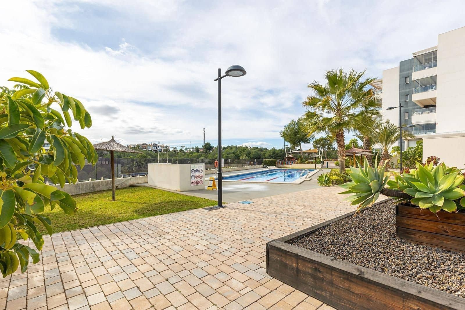 Piso de 3 habitaciones en Orihuela Costa en venta con piscina garaje - 260.000 € (Ref: 10005089)