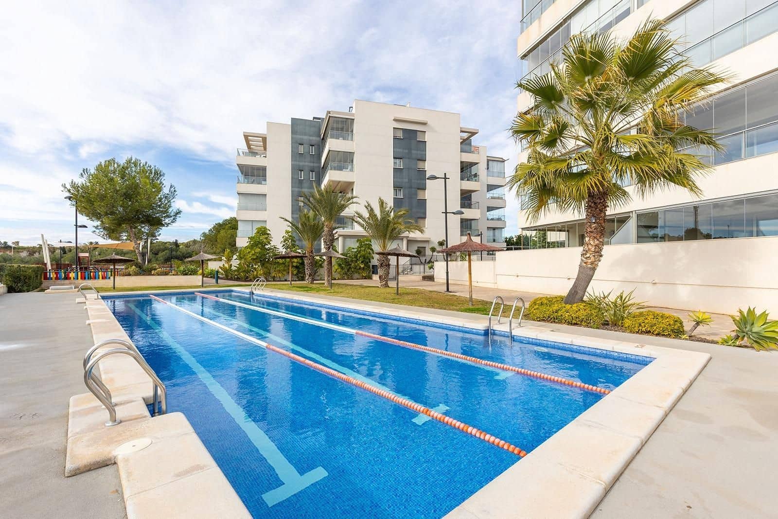 Piso de 3 habitaciones en Orihuela Costa en venta con piscina garaje - 260.000 € (Ref: 10005089)