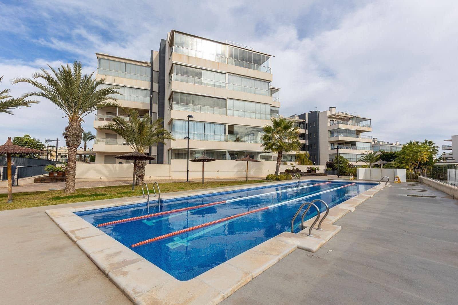 Piso de 3 habitaciones en Orihuela Costa en venta con piscina garaje - 260.000 € (Ref: 10005089)