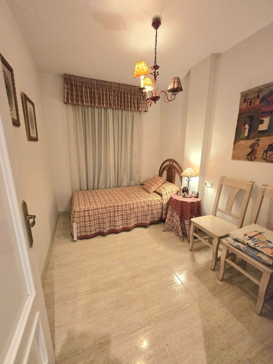 Apartamento de 3 habitaciones en Guardamar del Segura en venta - 217.000 € (Ref: 10005092)