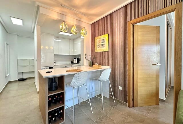1 slaapkamer Appartement te koop in Puerto Deportivo, Torrevieja - € 145.000 (Ref: 10005094)
