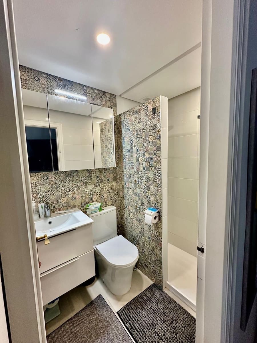 Pareado de 3 habitaciones en Torrevieja en venta con piscina - 215.000 € (Ref: 10005095)