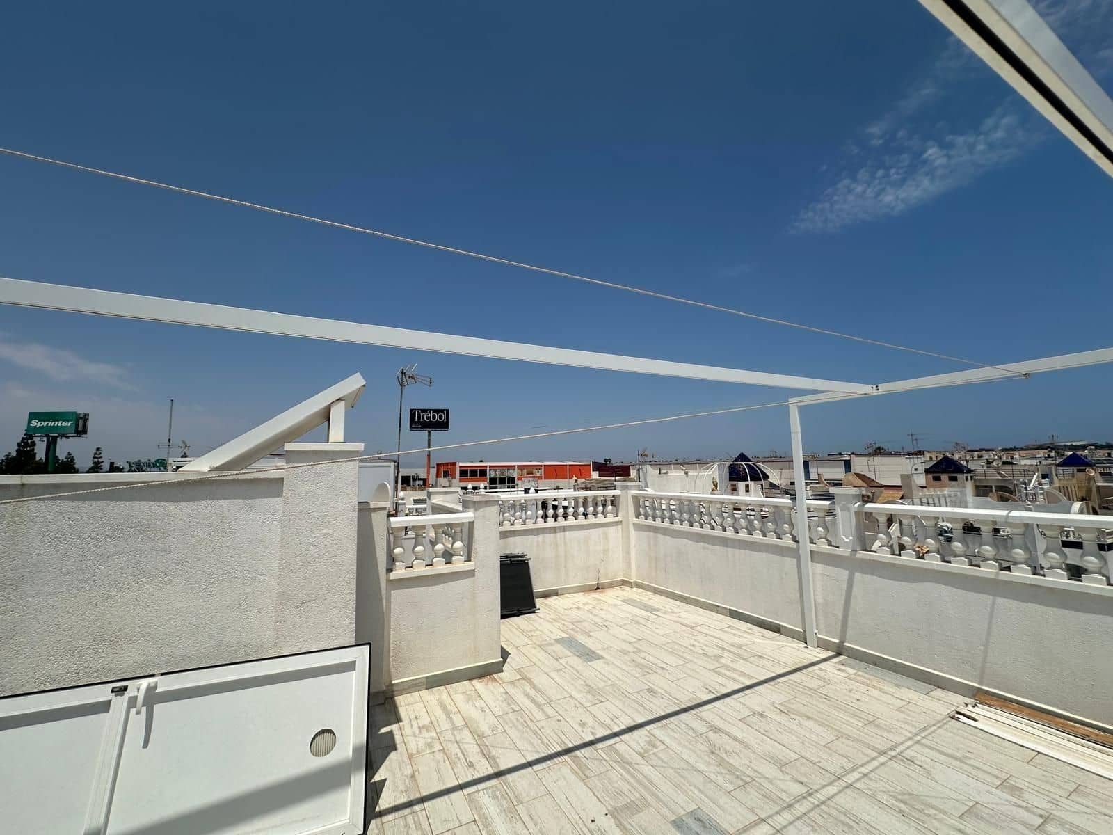 Pareado de 3 habitaciones en Torrevieja en venta con piscina - 215.000 € (Ref: 10005095)