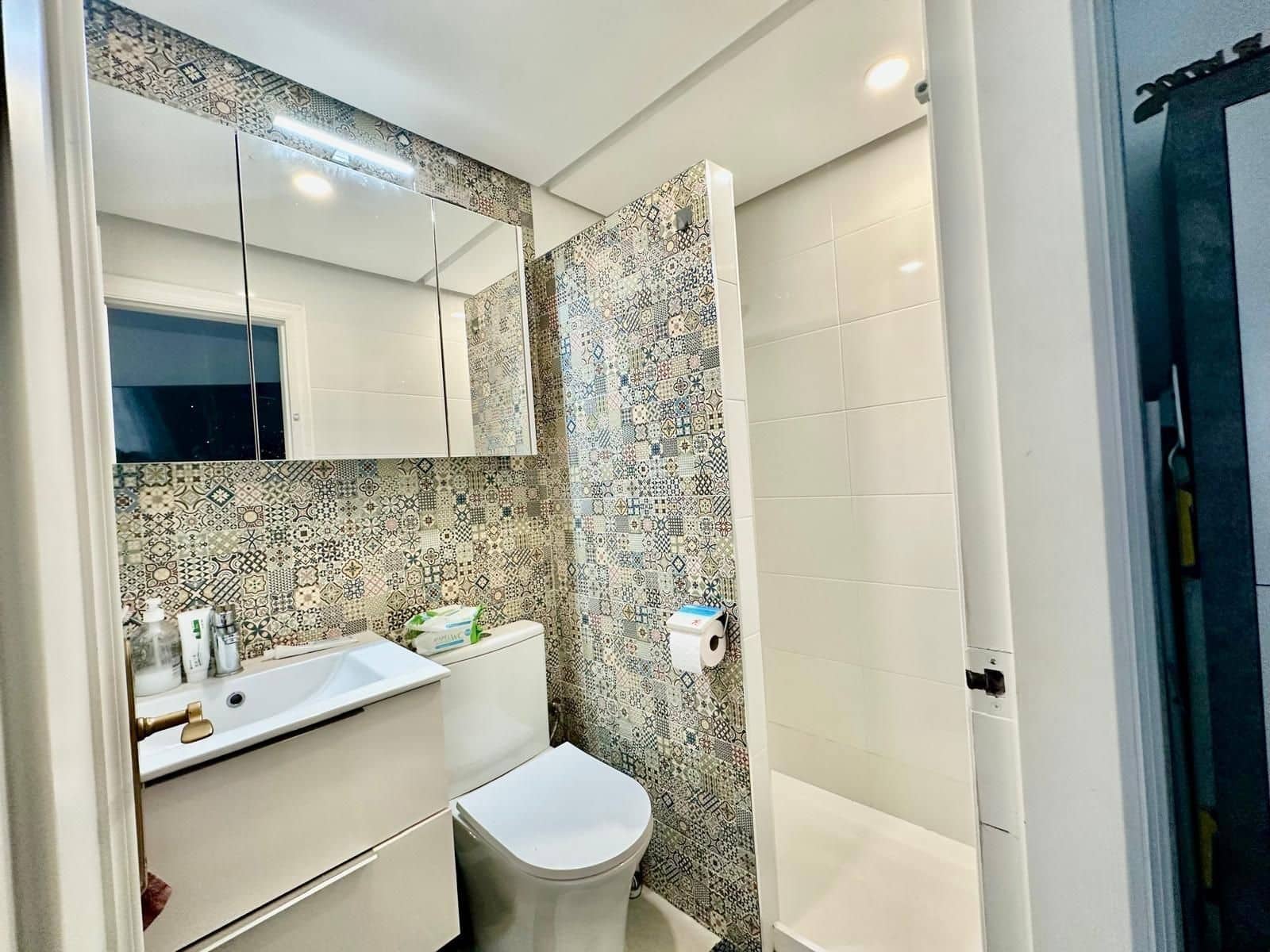 Pareado de 3 habitaciones en Torrevieja en venta con piscina - 215.000 € (Ref: 10005095)
