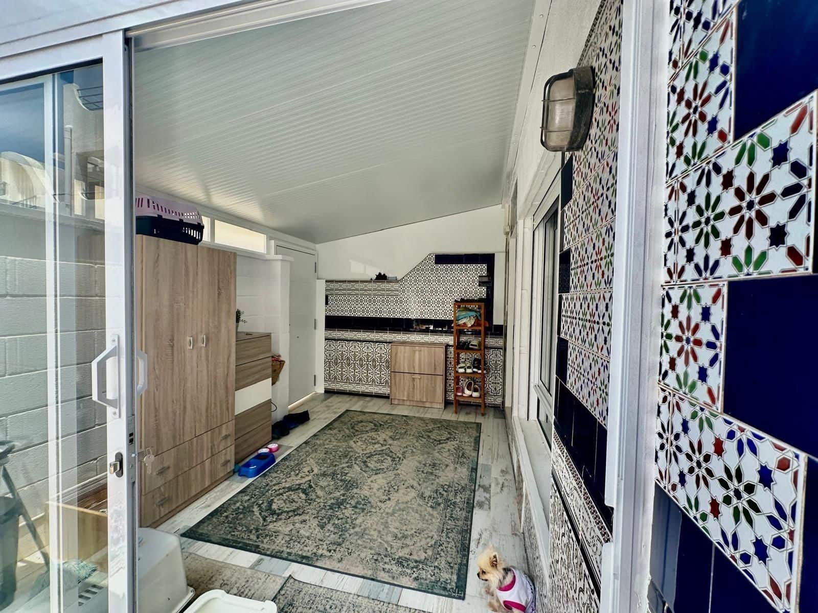 Pareado de 3 habitaciones en Torrevieja en venta con piscina - 215.000 € (Ref: 10005095)