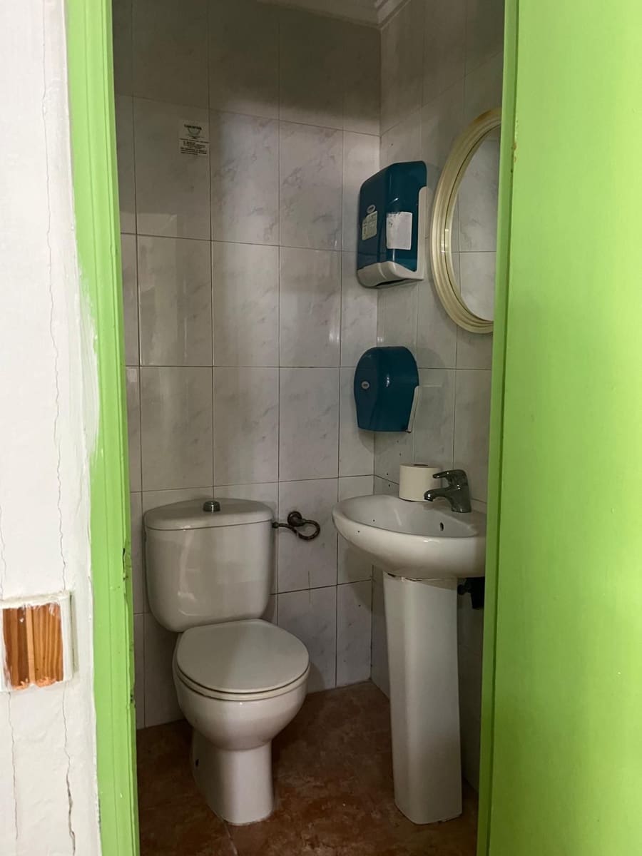 1 slaapkamer Commercieel te koop in Torrevieja - € 149.000 (Ref: 10005096)
