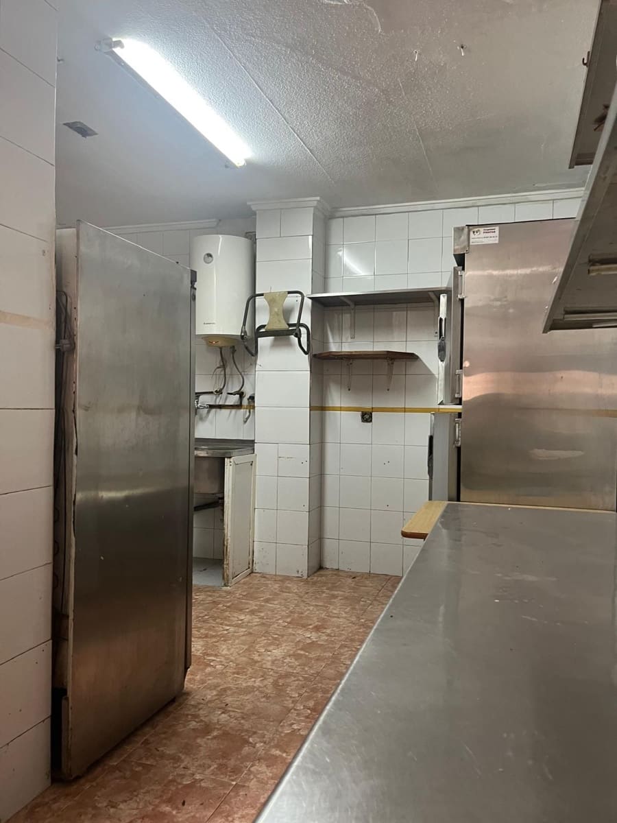 1 slaapkamer Commercieel te koop in Torrevieja - € 149.000 (Ref: 10005096)