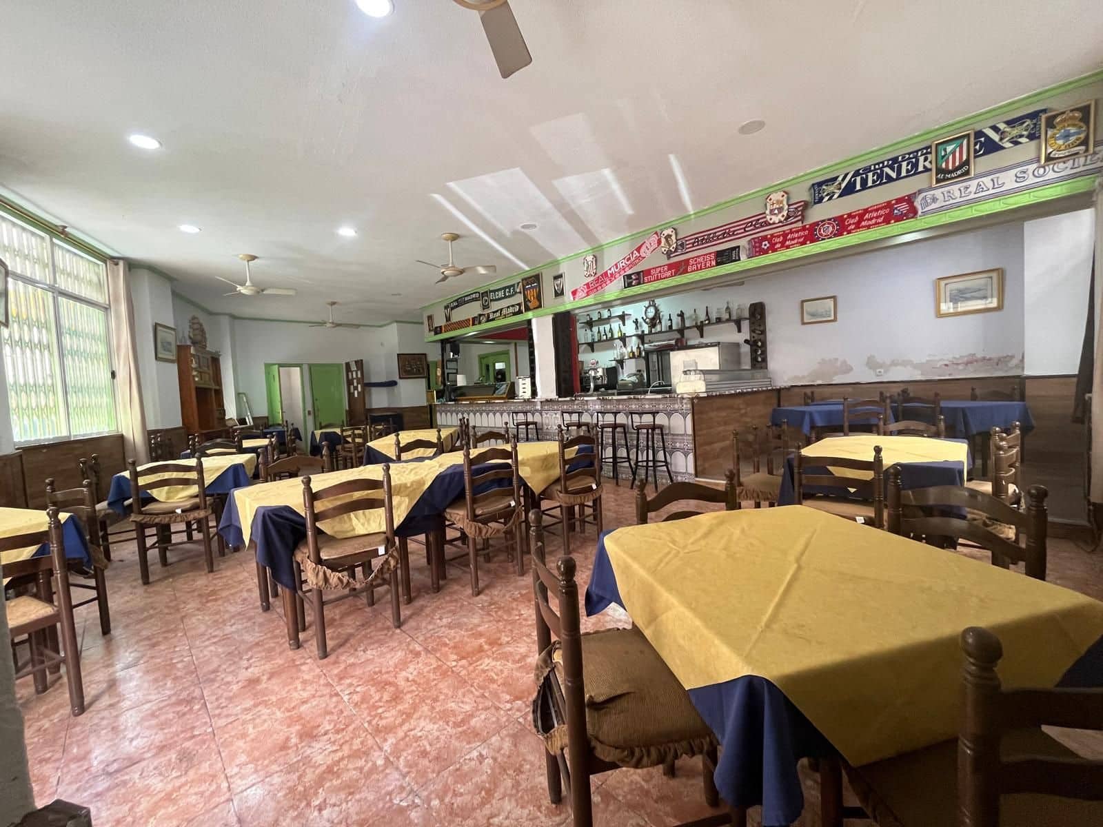 1 slaapkamer Commercieel te koop in Torrevieja - € 149.000 (Ref: 10005096)