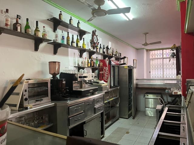 1 chambre Local Commercial à vendre à Antonio Machado, Torrevieja - 149 000 € (Ref: 10005096)