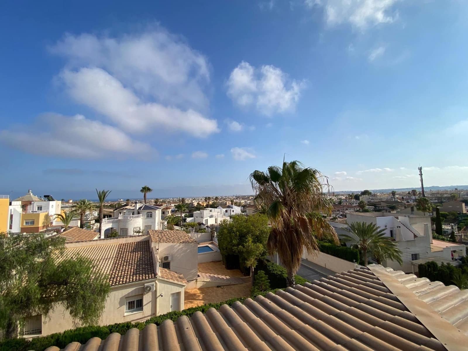 5 soveværelse Villa til salg i Orihuela Costa med swimmingpool garage - € 744.500 (Ref: 10005097)