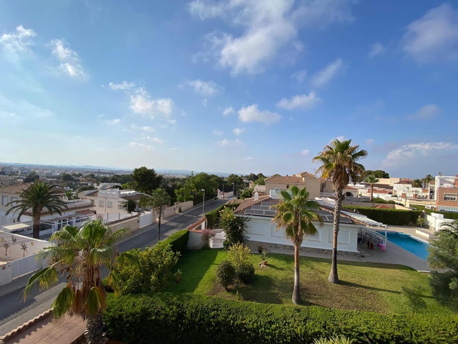 5 soveværelse Villa til salg i Orihuela Costa med swimmingpool garage - € 744.500 (Ref: 10005097)