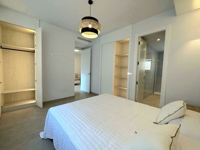 2 soveværelse Penthouse til salg i Playa de los Locos, Torrevieja med swimmingpool - € 450.000 (Ref: 10005101)
