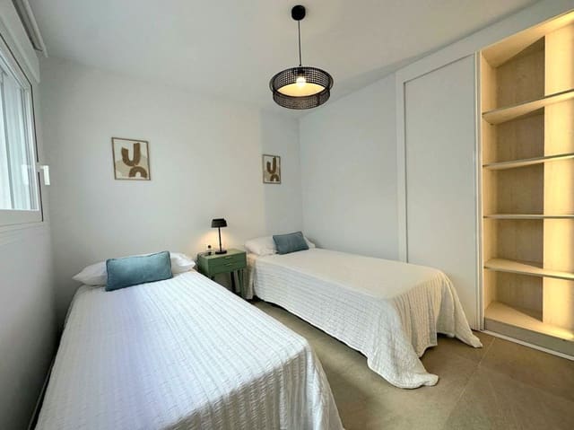 2 soveværelse Penthouse til salg i Playa de los Locos, Torrevieja med swimmingpool - € 450.000 (Ref: 10005101)
