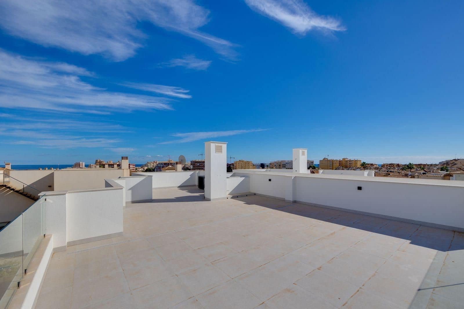 4 slaapkamer Villa te koop in Torrevieja met zwembad garage - € 750.000 (Ref: 10005109)