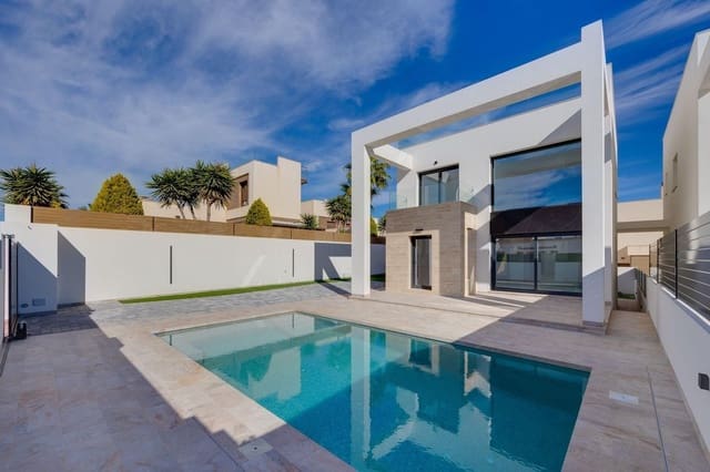 4 slaapkamer Villa te koop in Aguas Nuevas, Torrevieja met zwembad garage - € 750.000 (Ref: 10005109)