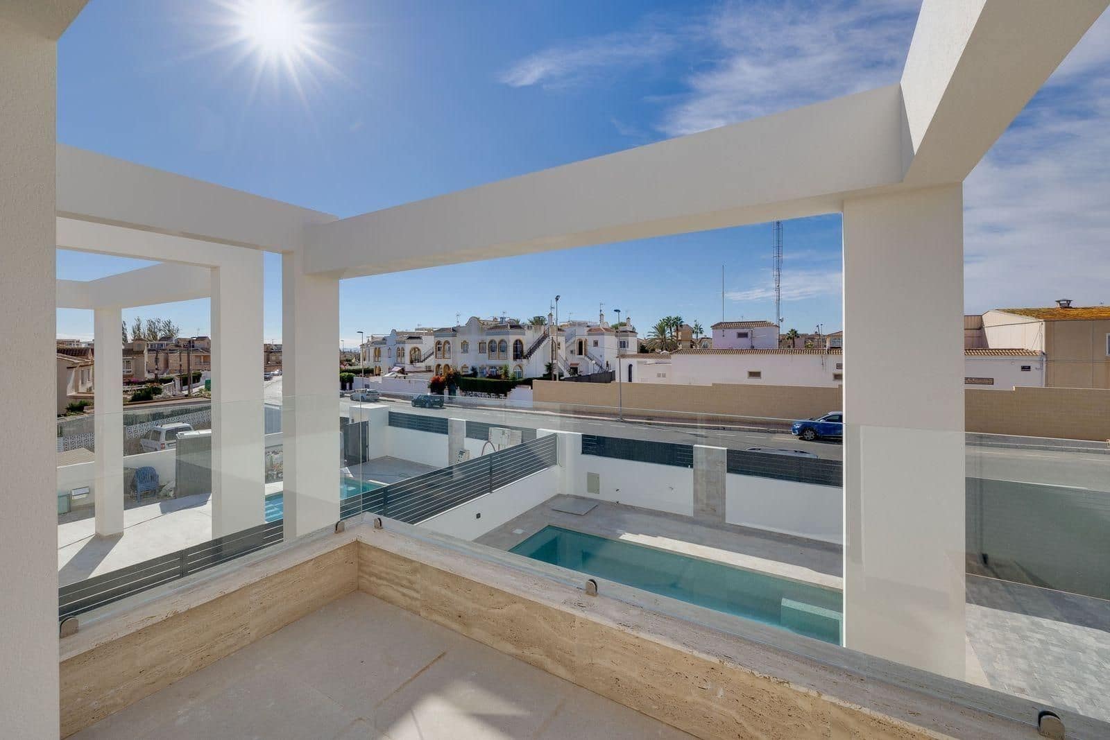 4 slaapkamer Villa te koop in Torrevieja met zwembad garage - € 750.000 (Ref: 10005109)