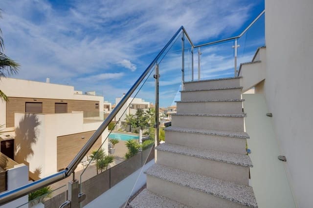 4 slaapkamer Villa te koop in Aguas Nuevas, Torrevieja met zwembad garage - € 750.000 (Ref: 10005109)