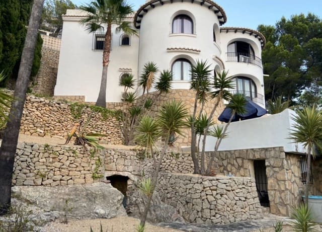 5 soverom Villa til salgs i Paichi, Teulada-Moraira med svømmebasseng garasje - € 650 000 (Ref: 10005115)