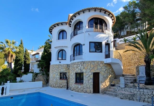 5 soverom Villa til salgs i Paichi, Teulada-Moraira med svømmebasseng garasje - € 650 000 (Ref: 10005115)