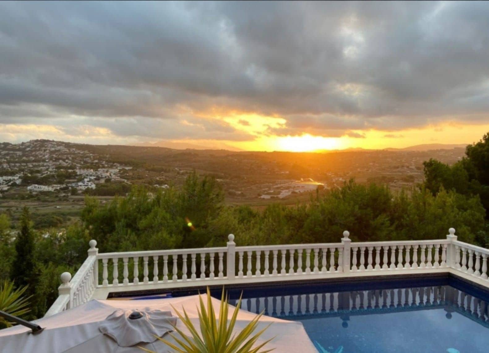 5 soverom Villa til salgs i Moraira med svømmebasseng garasje - € 650 000 (Ref: 10005115)