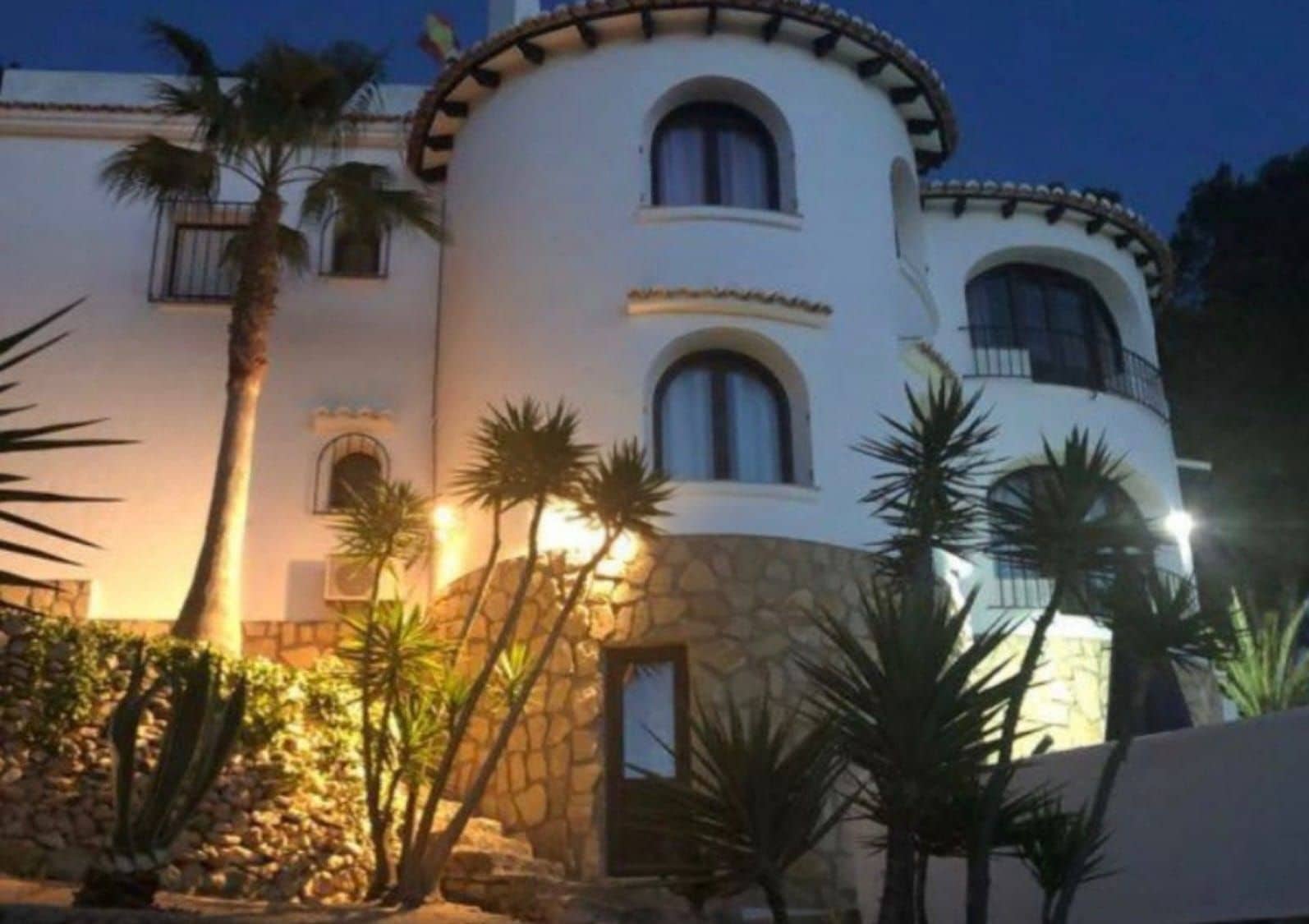5 soverom Villa til salgs i Moraira med svømmebasseng garasje - € 650 000 (Ref: 10005115)