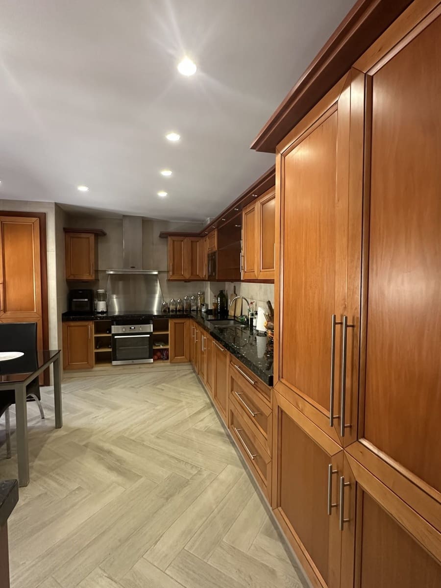 4 quarto Moradia para venda em Finestrat com piscina garagem - 1 050 000 € (Ref: 10005116)
