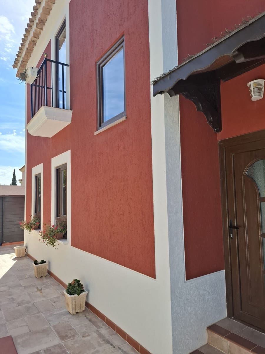 4 quarto Moradia para venda em Finestrat com piscina garagem - 1 050 000 € (Ref: 10005116)