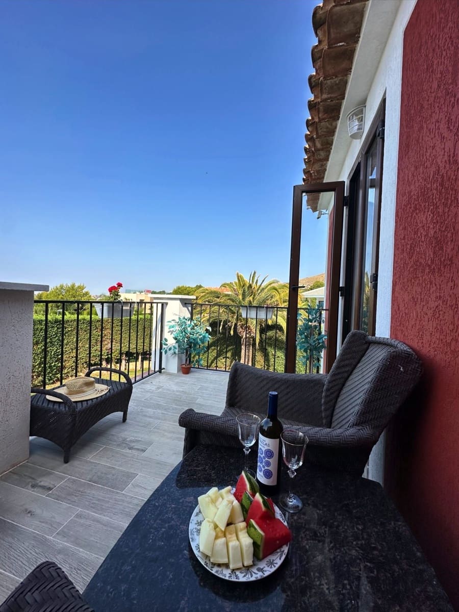 4 quarto Moradia para venda em Finestrat com piscina garagem - 1 050 000 € (Ref: 10005116)