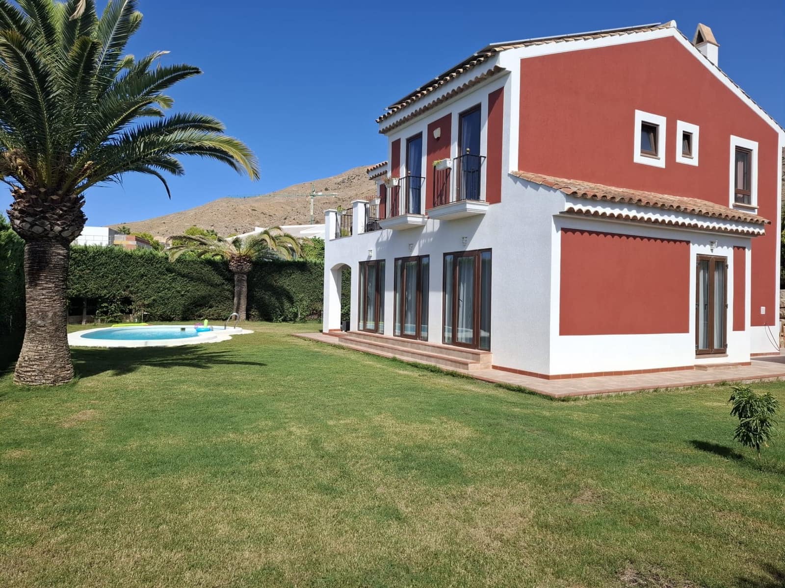 4 quarto Moradia para venda em Finestrat com piscina garagem - 1 050 000 € (Ref: 10005116)