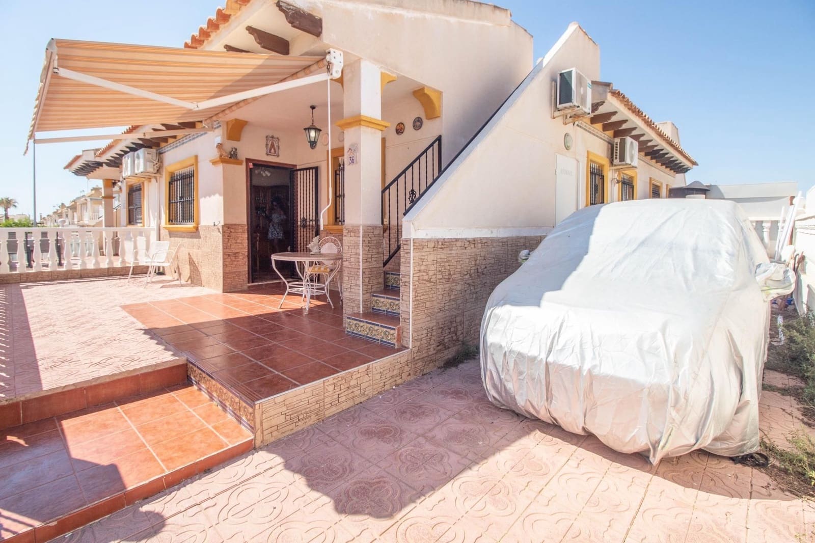 2 sypialnia Dom blizniak na sprzedaż w Orihuela Costa z basenem garażem - 179 900 € (Ref: 10006202)