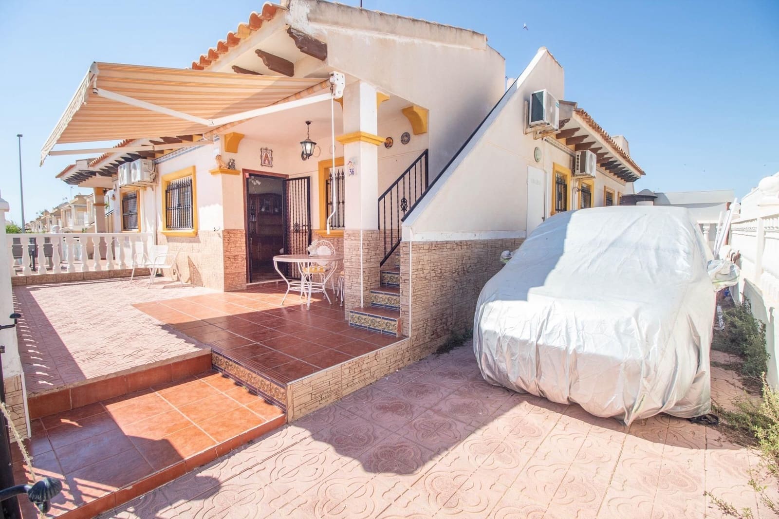 2 sypialnia Dom blizniak na sprzedaż w Orihuela Costa z basenem garażem - 179 900 € (Ref: 10006202)