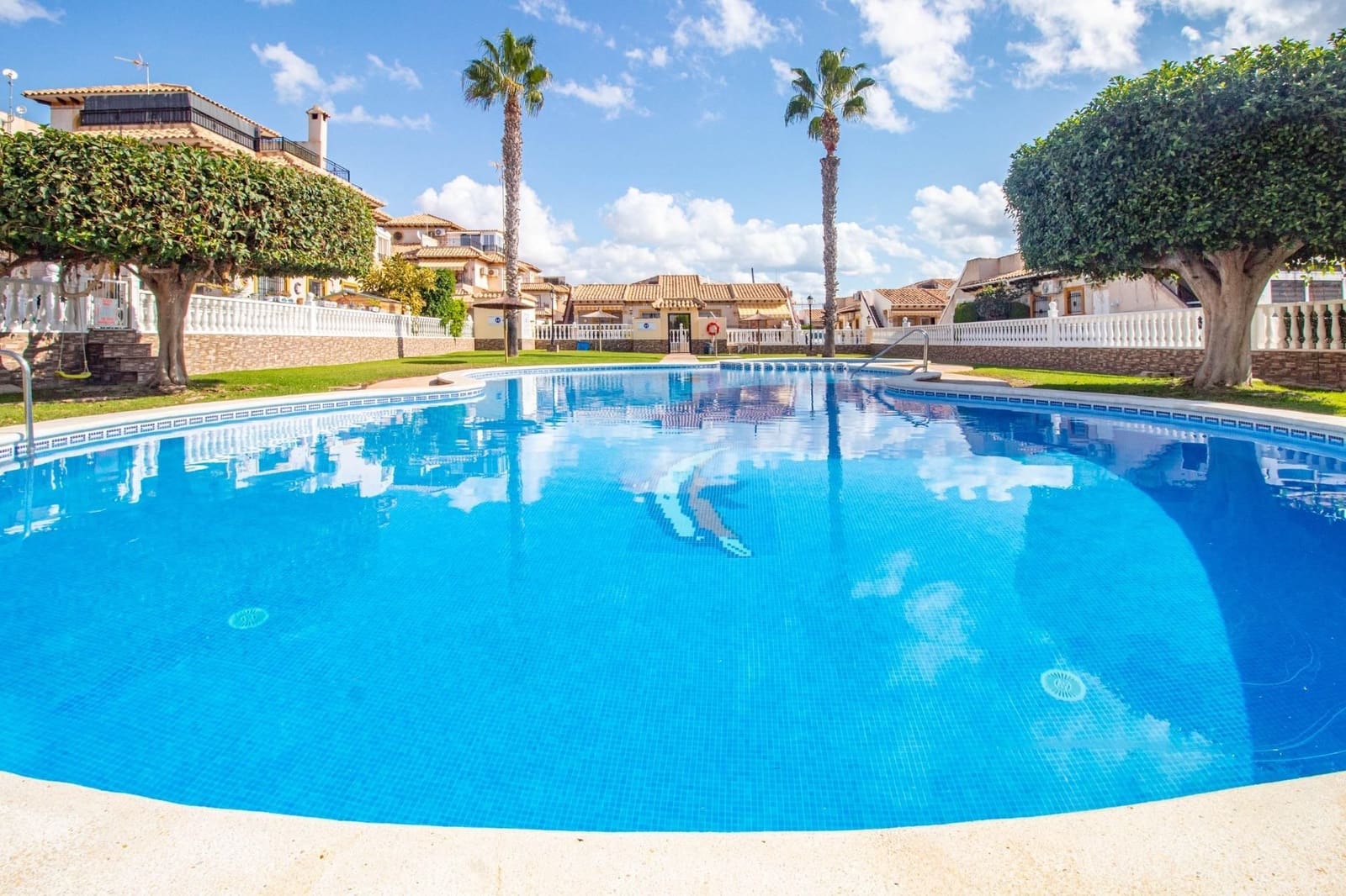 2 sypialnia Dom blizniak na sprzedaż w Orihuela Costa z basenem garażem - 179 900 € (Ref: 10006202)