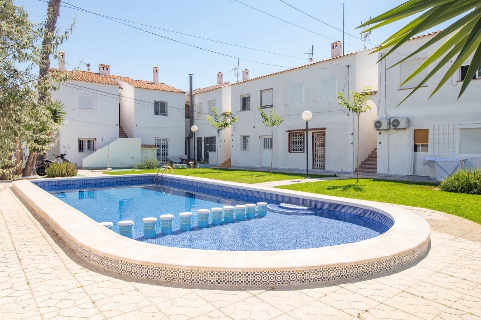 2 quarto Bungalow para venda em Orihuela Costa com piscina - 135 000 € (Ref: 10006204)