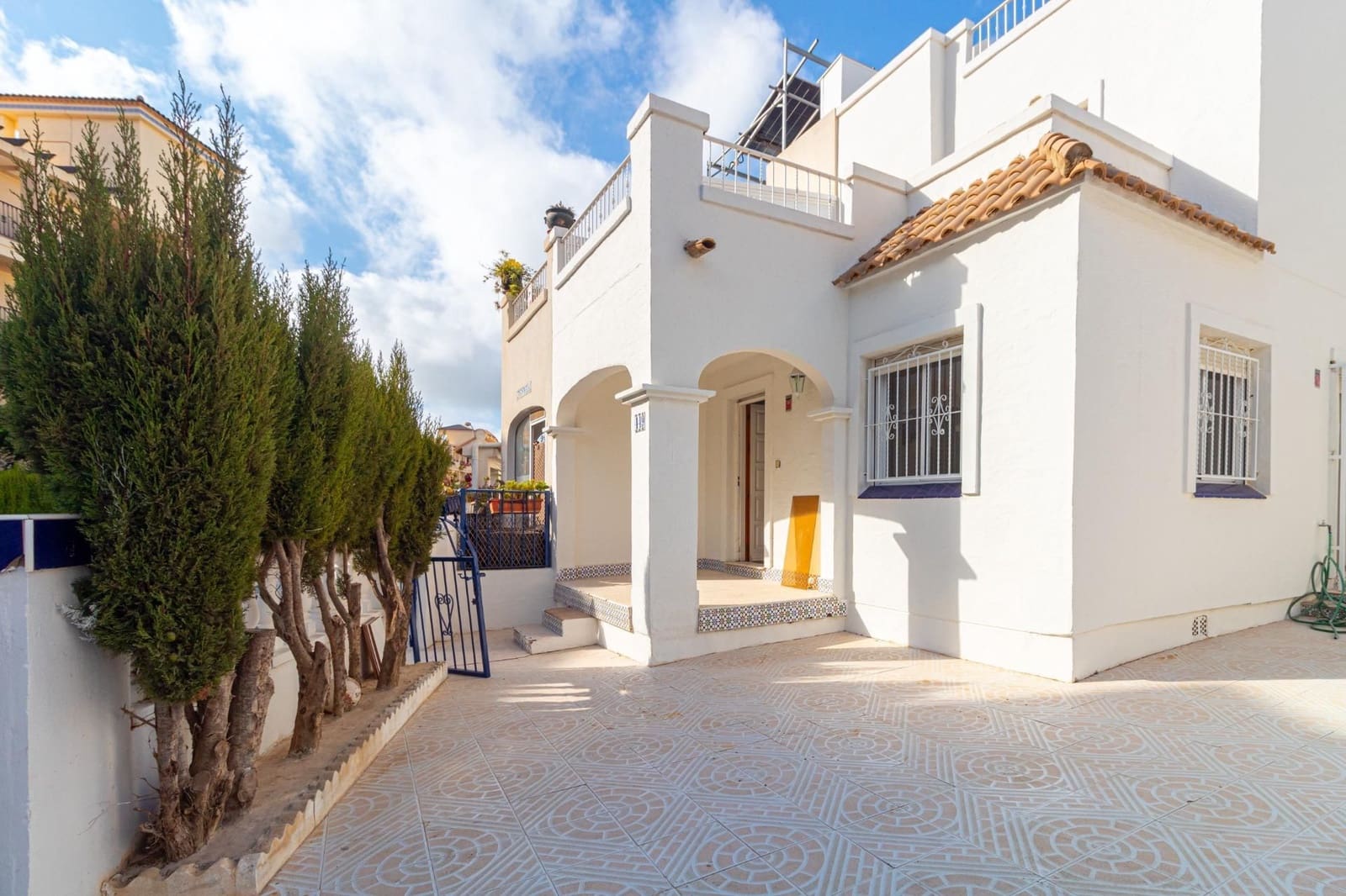 3 slaapkamer Halfvrijstaande villa te koop in La Florida met zwembad garage - € 179.000 (Ref: 10006205)