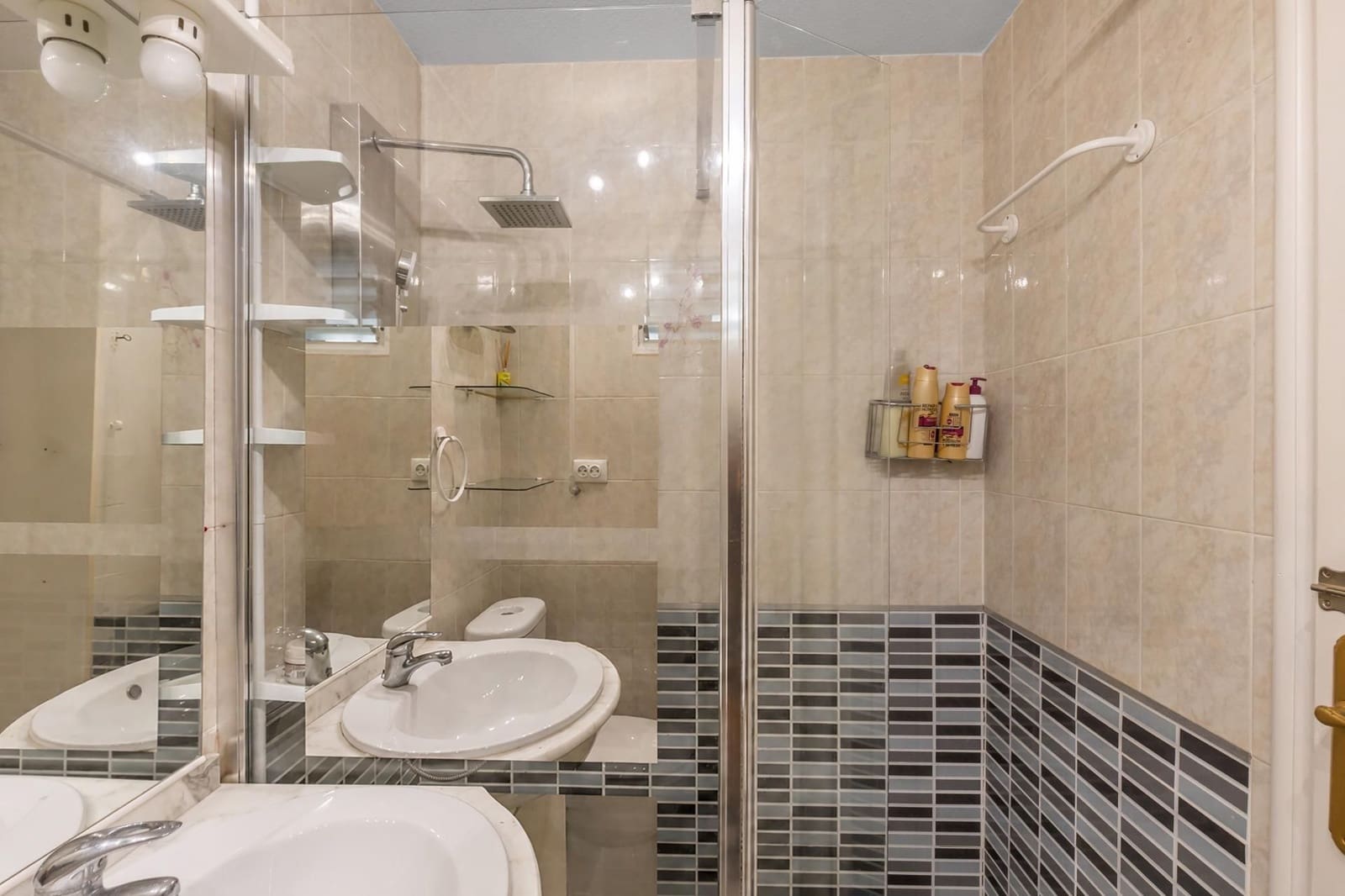 Studio à vendre à Torrevieja avec piscine garage - 79 900 € (Ref: 10006211)