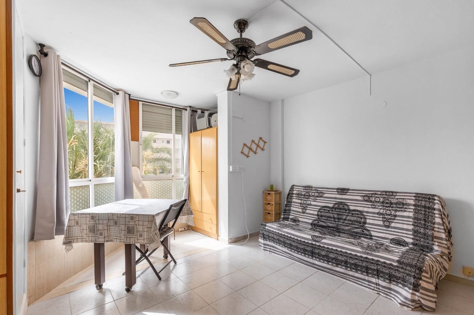 Studio à vendre à Torrevieja avec piscine garage - 79 900 € (Ref: 10006211)