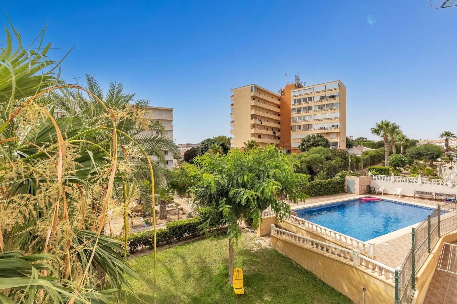 Studio à vendre à Torrevieja avec piscine garage - 79 900 € (Ref: 10006211)
