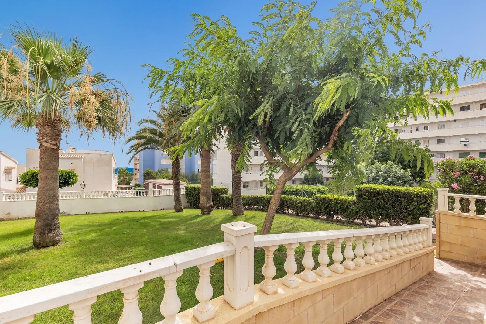 Studio à vendre à Torrevieja avec piscine garage - 79 900 € (Ref: 10006211)