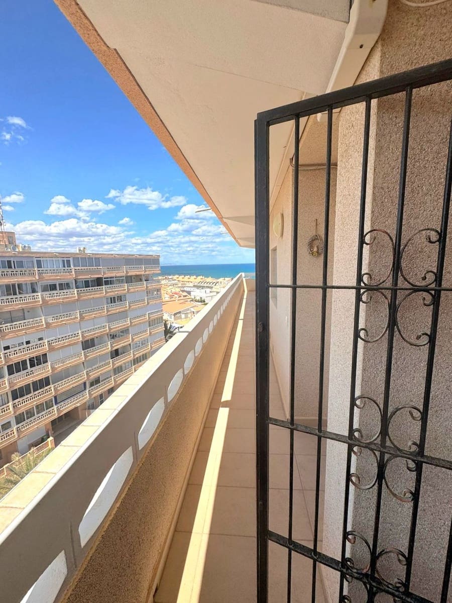 1 soverom Penthouse til salgs i Torrevieja - € 139 000 (Ref: 10006214)